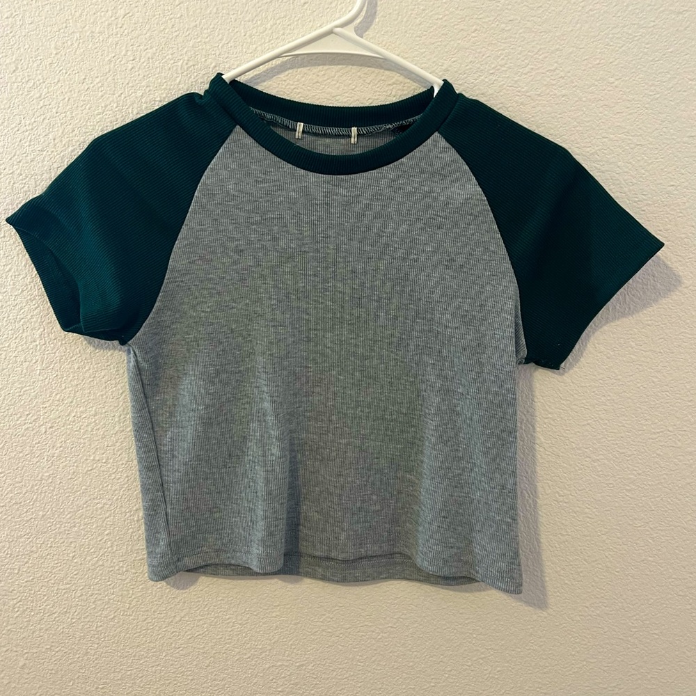 Cropped baby tee